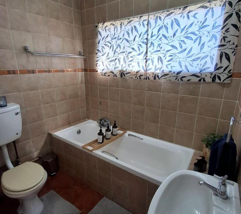 Photo of Bathroom in Langenhoven Park