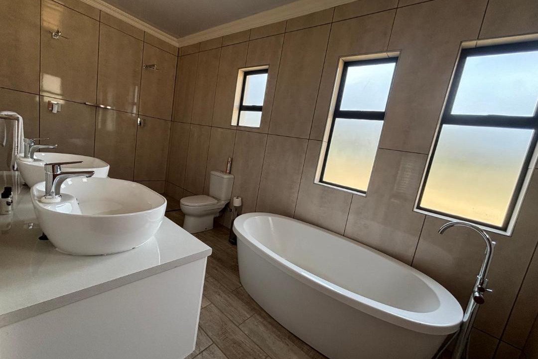 Photo of Bathroom in Komani