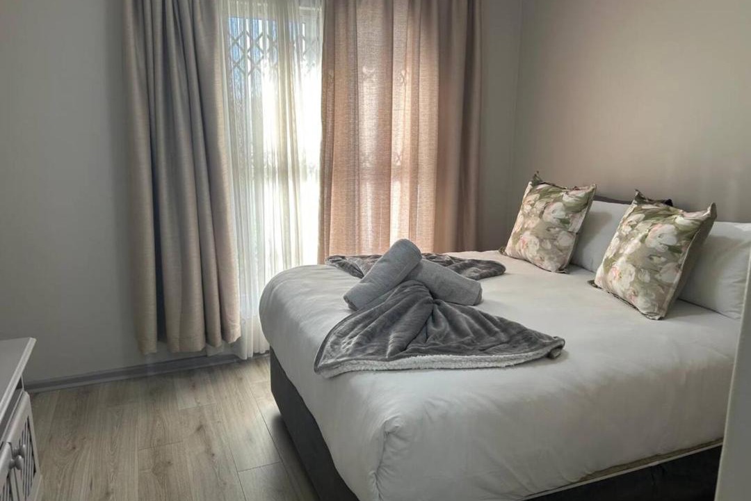 Photo of Bedroom in Pollok Beach