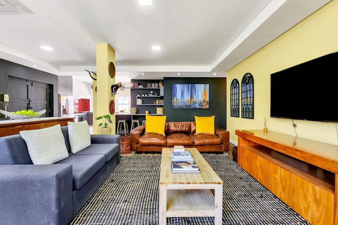 Photo of Livingroom in Three Anchor Bay