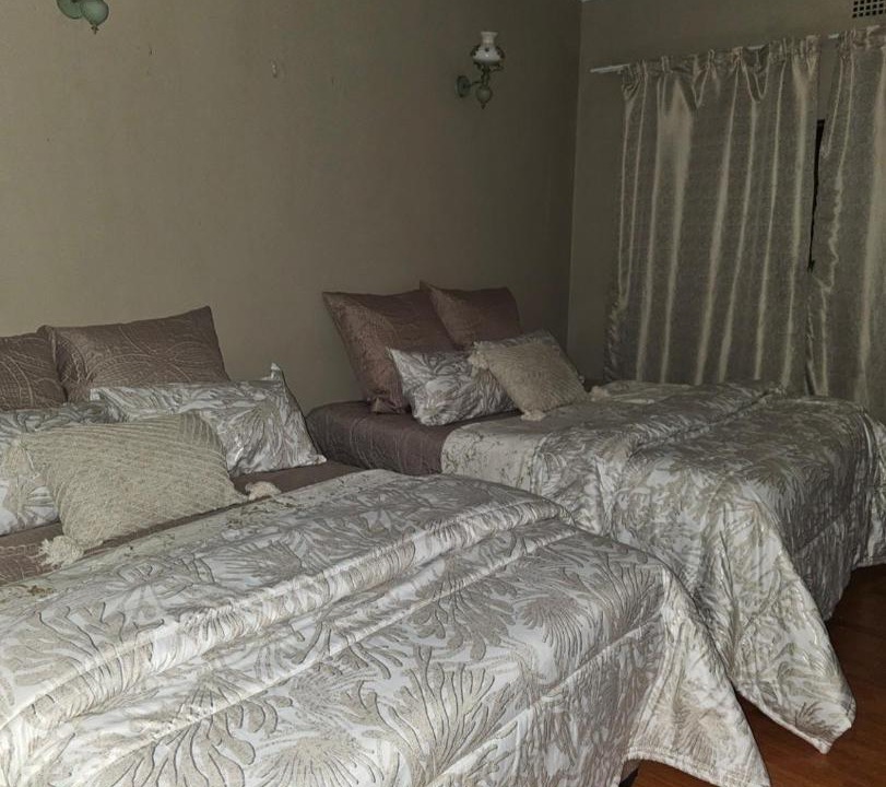 Photo of Bedroom in Emalahleni
