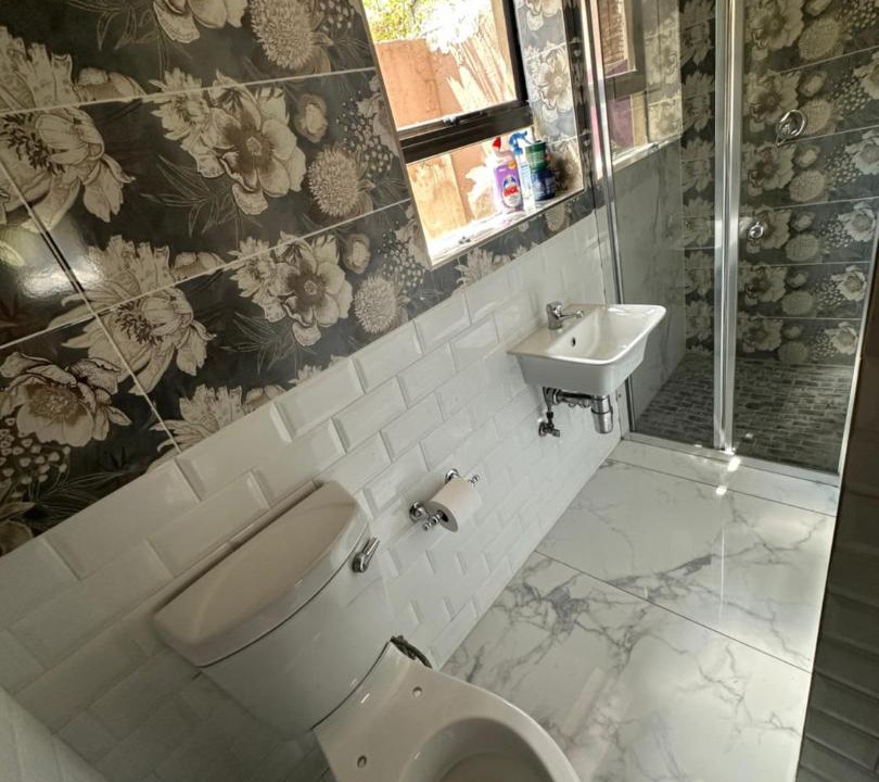 Photo of Bathroom in Emalahleni