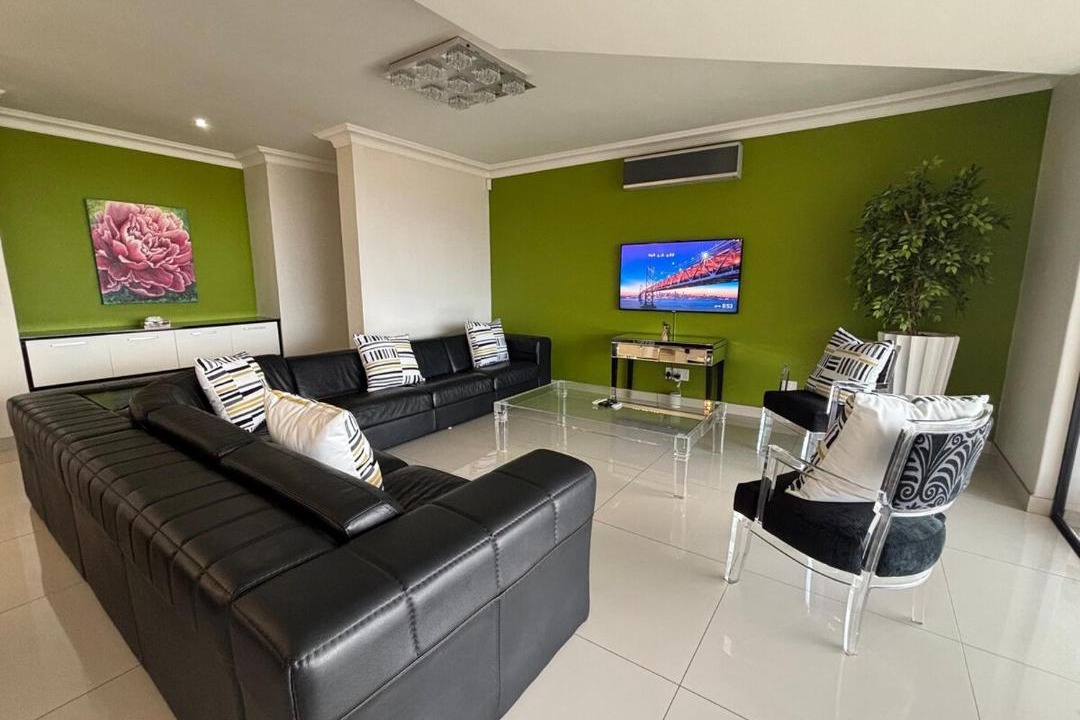 Photo of Livingroom in Mountainside