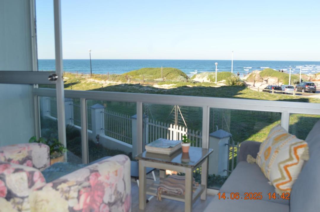 Photo of Patio Balcony in Pollok Beach