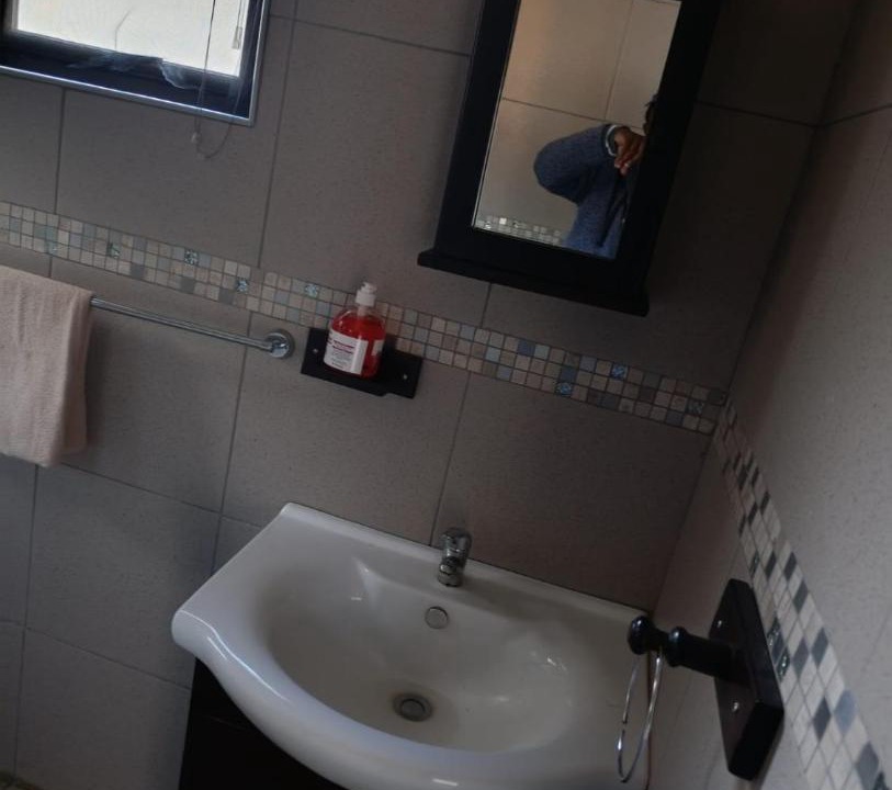 Photo of Bathroom in Universitas