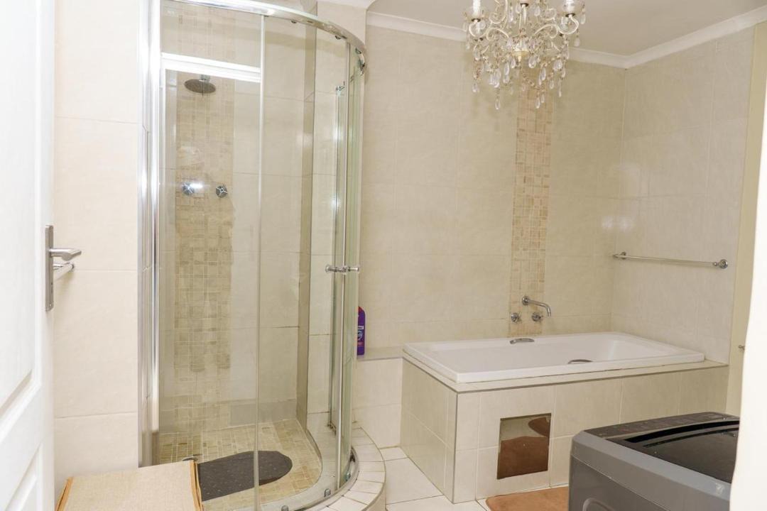 Photo of Bathroom in Greater Johannesburg Metropolitan Area
