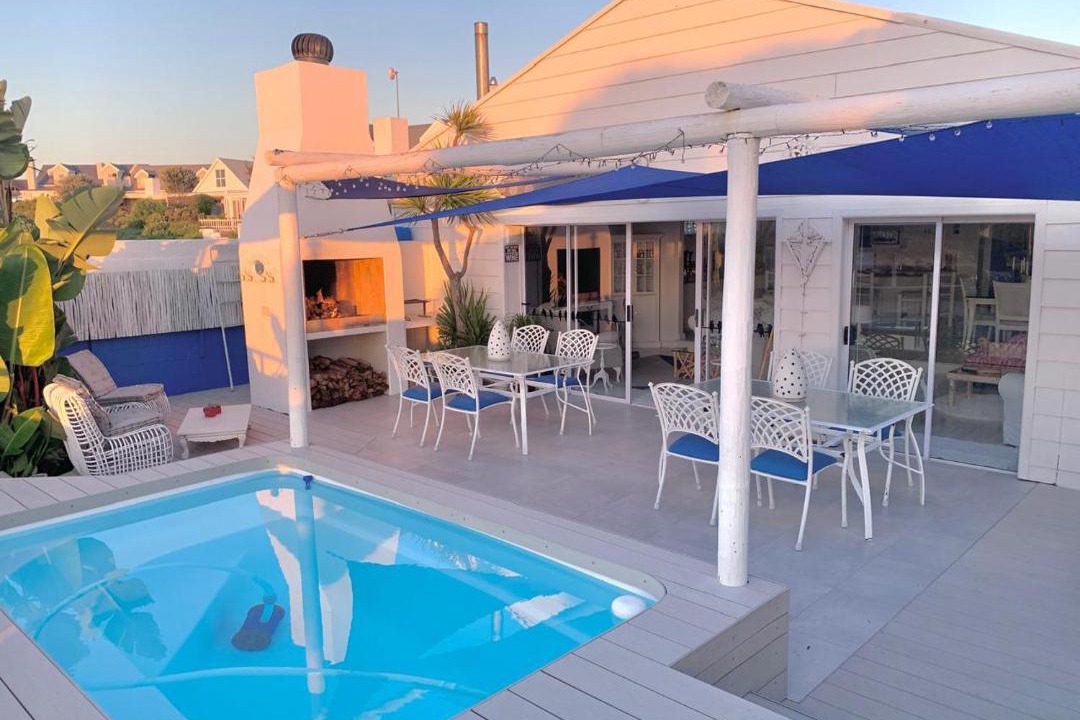 Photo of Patio Balcony in Grotto Bay