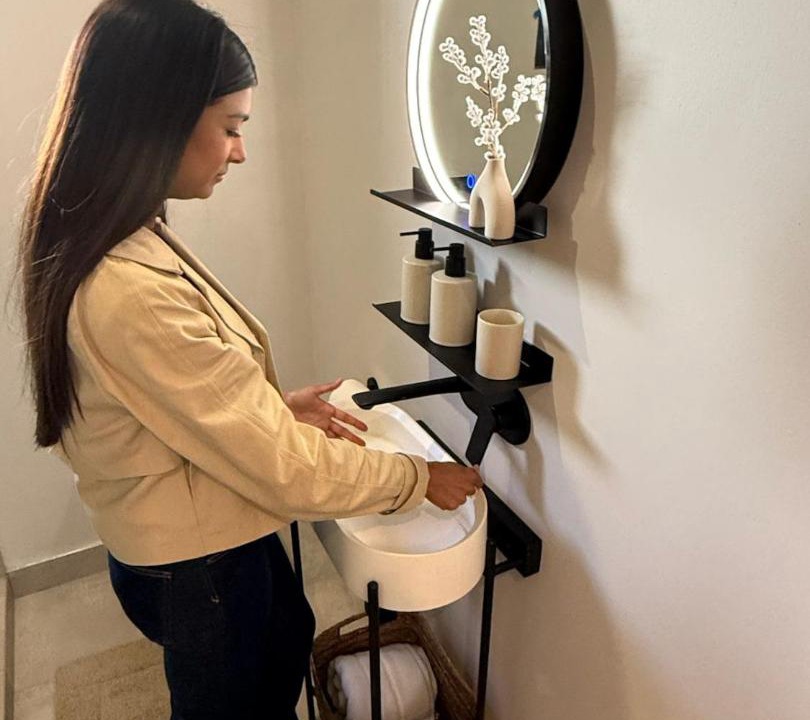 Photo of Bathroom in Three Anchor Bay