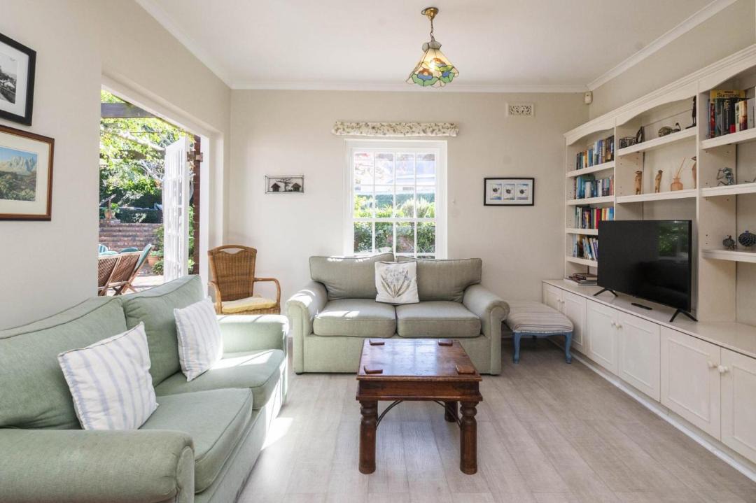 Photo of Livingroom in Bishopscourt