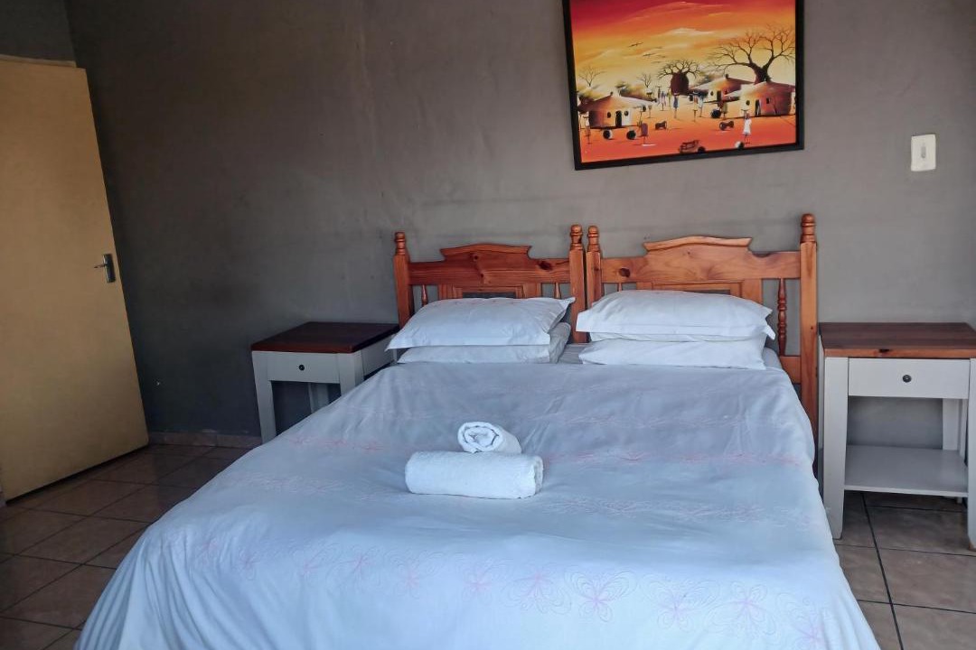 Photo of Bedroom in Emalahleni
