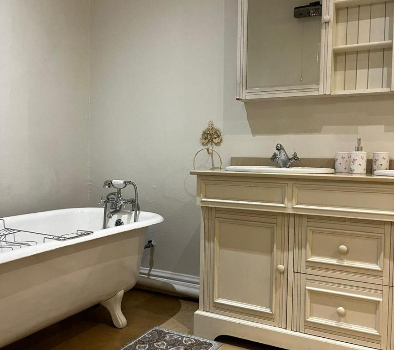 Photo of Bathroom in Nottingham Road