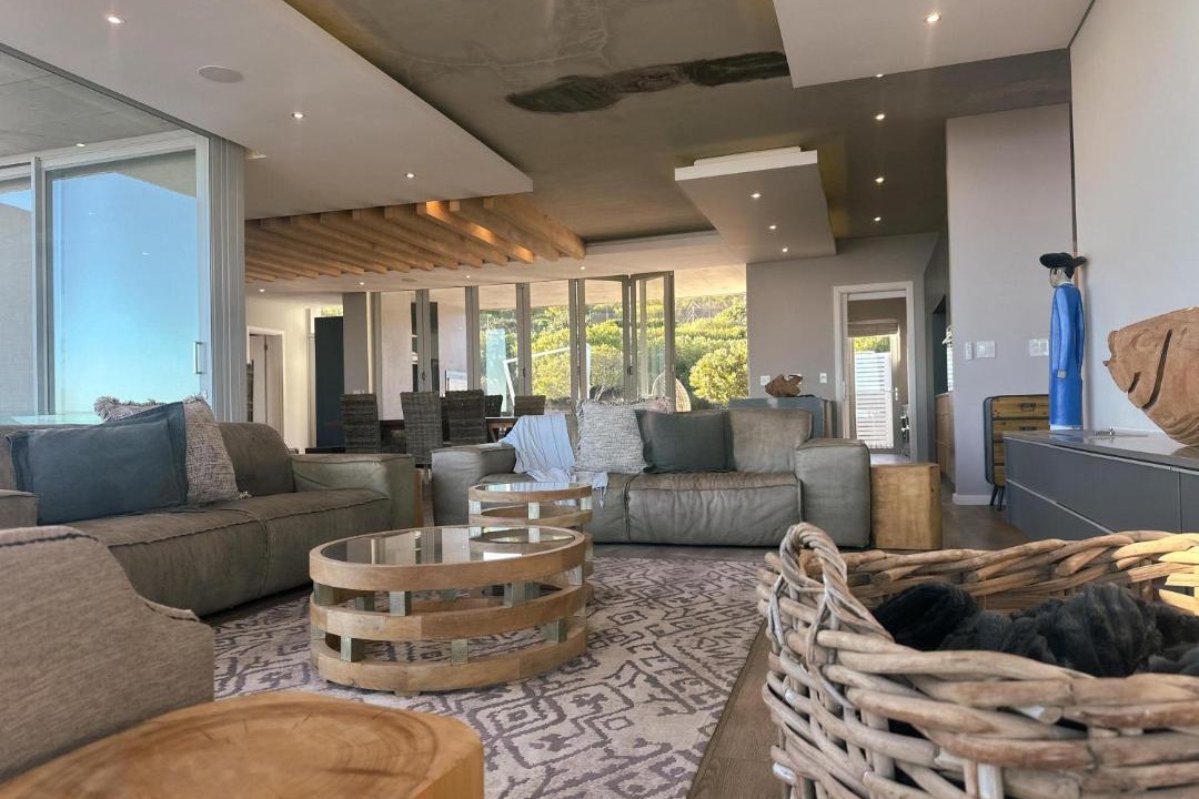 Photo of Livingroom in Pinnacle Point