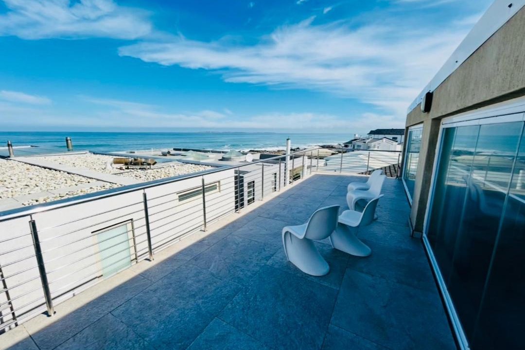 Photo of Patio Balcony in Bloubergstrand