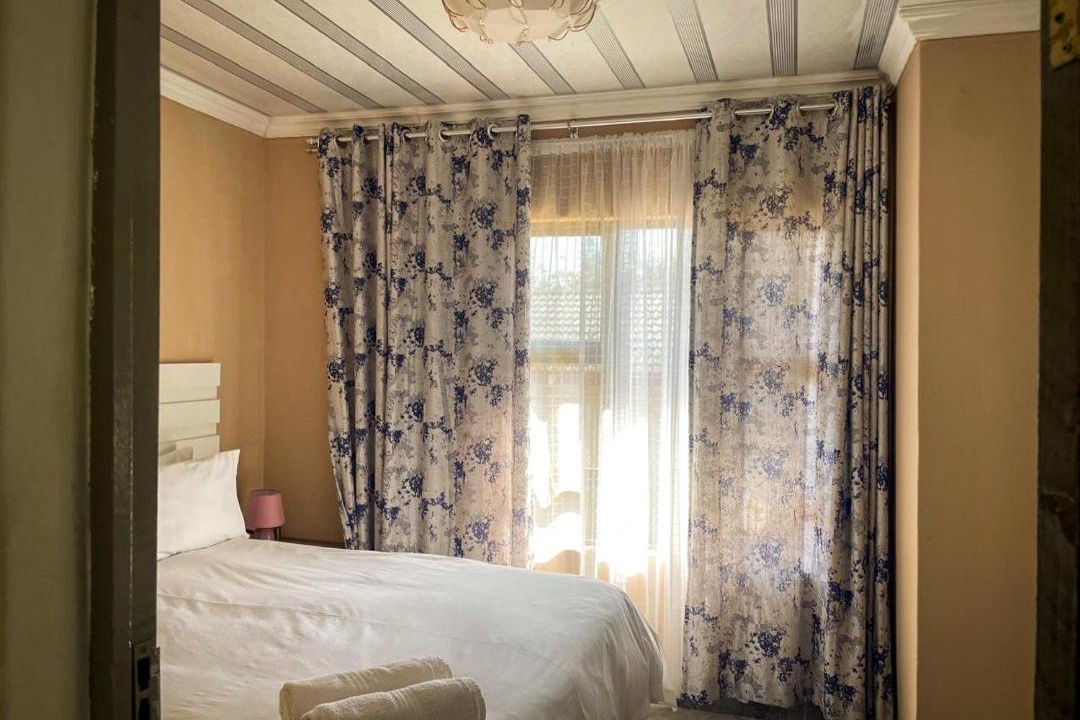 Photo of Bedroom in Uvongo