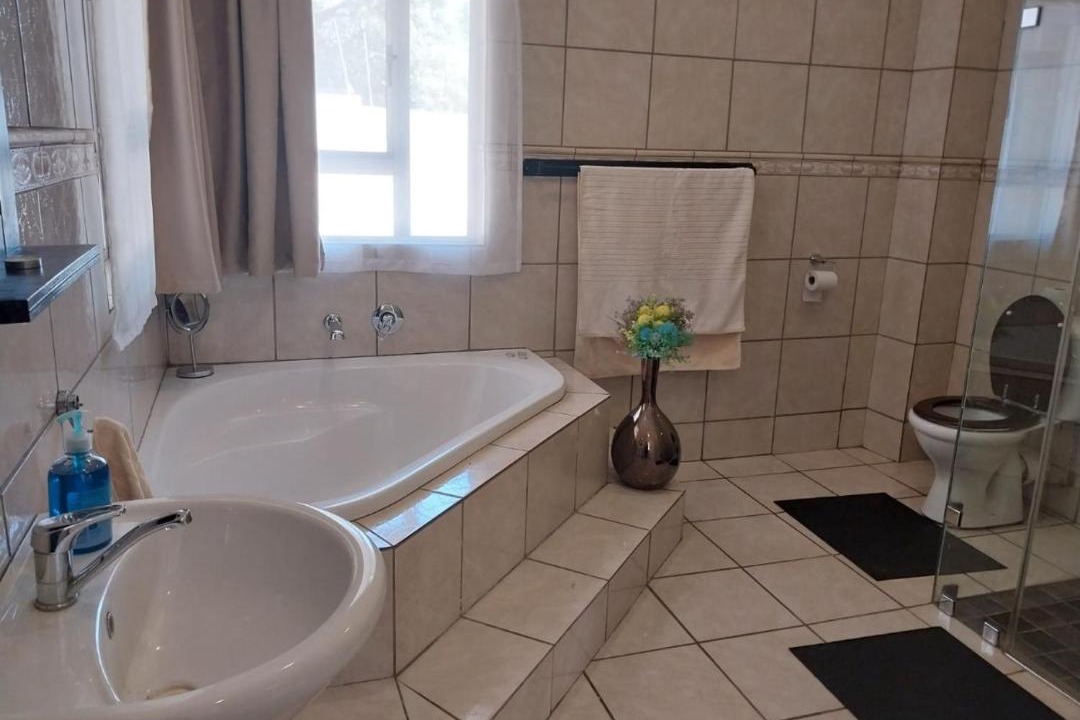 Photo of Bathroom in Waterkloof Glen