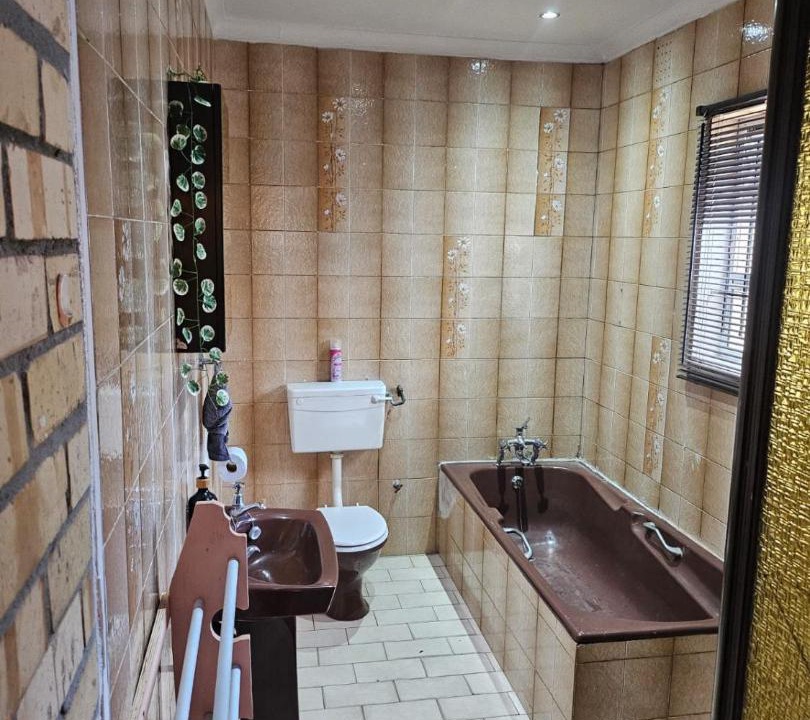 Photo of Bathroom in Grassy Park