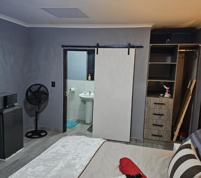 Photo of Bedroom in Emalahleni