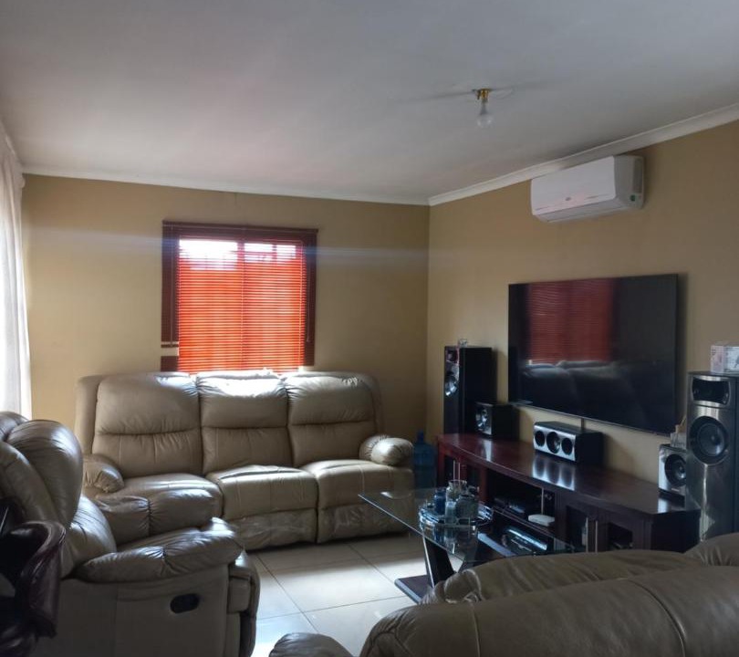 Photo of Livingroom in Kagiso