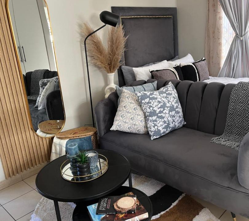 Photo of Livingroom in Greater Johannesburg Metropolitan Area