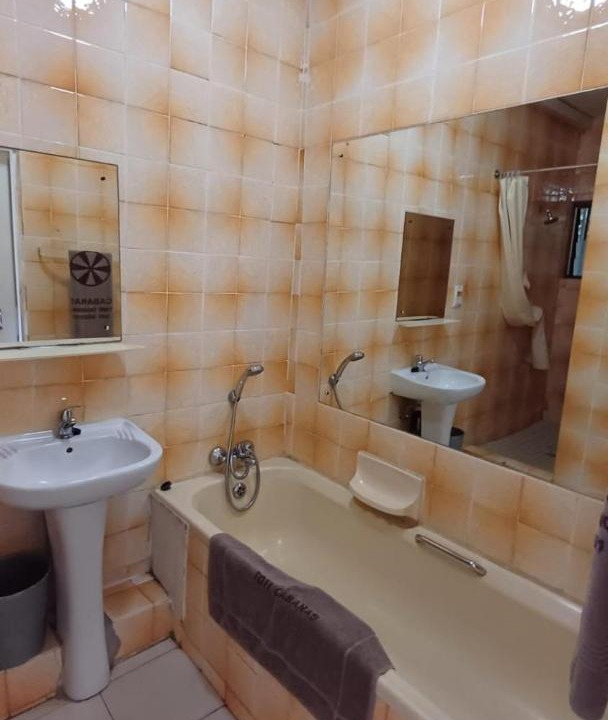 Photo of Bathroom in Amanzimtoti