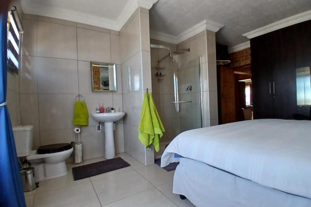 Photo of Bathroom in Oranjeville