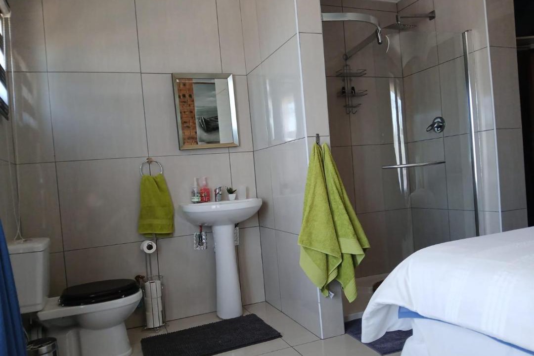Photo of Bathroom in Oranjeville