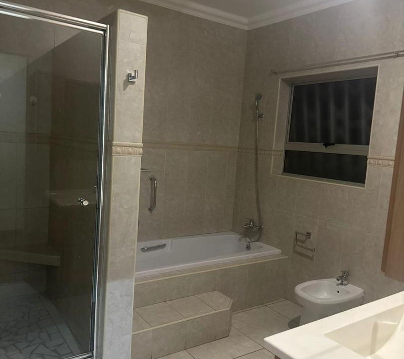 Photo of Bathroom in Emalahleni