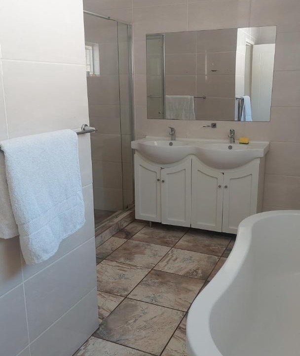 Photo of Bathroom in Waterkloof Glen