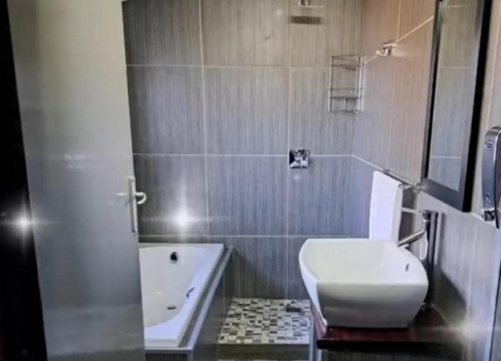 Photo of Bathroom in Buffelspoort