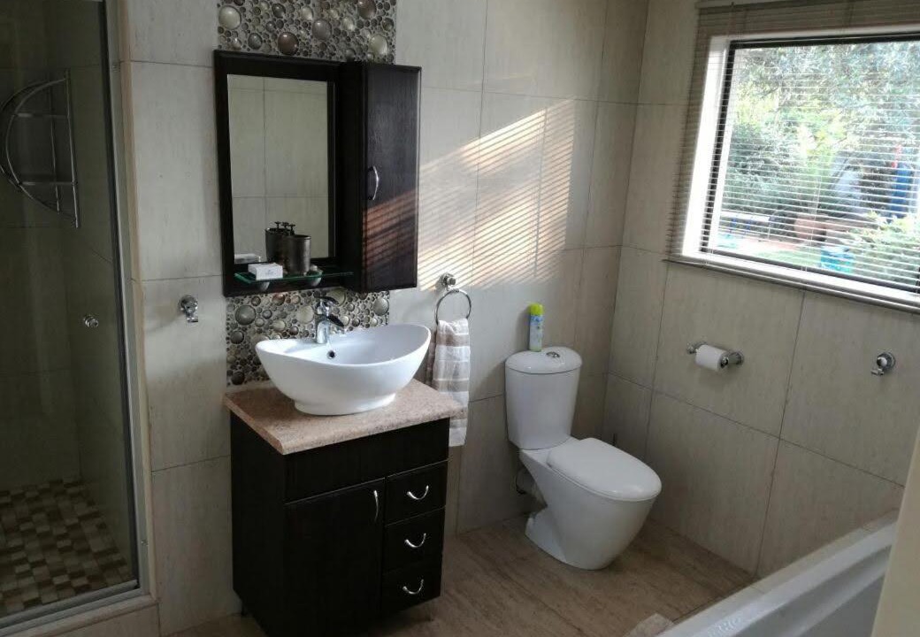 Photo of Bathroom in Linden