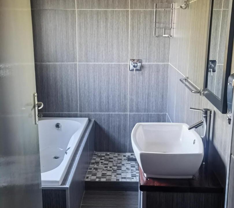 Photo of Bathroom in Buffelspoort