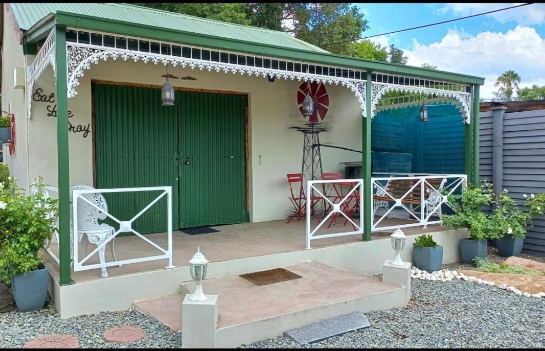 Photo of Others in Parys