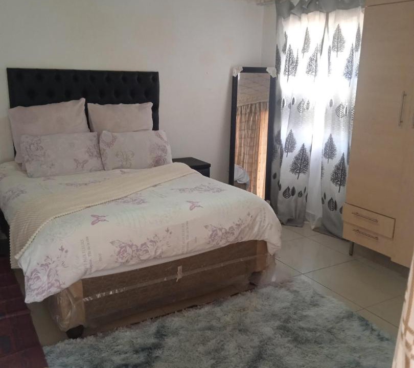 Photo of Bedroom in Moses Kotane