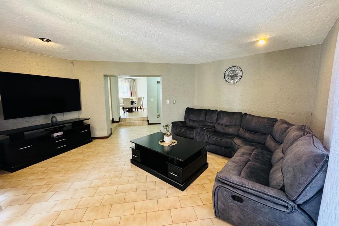 Photo of Livingroom in Woodmead