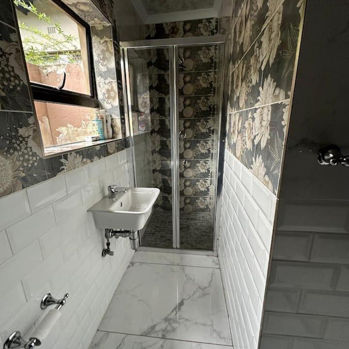 Photo of Bathroom in Emalahleni