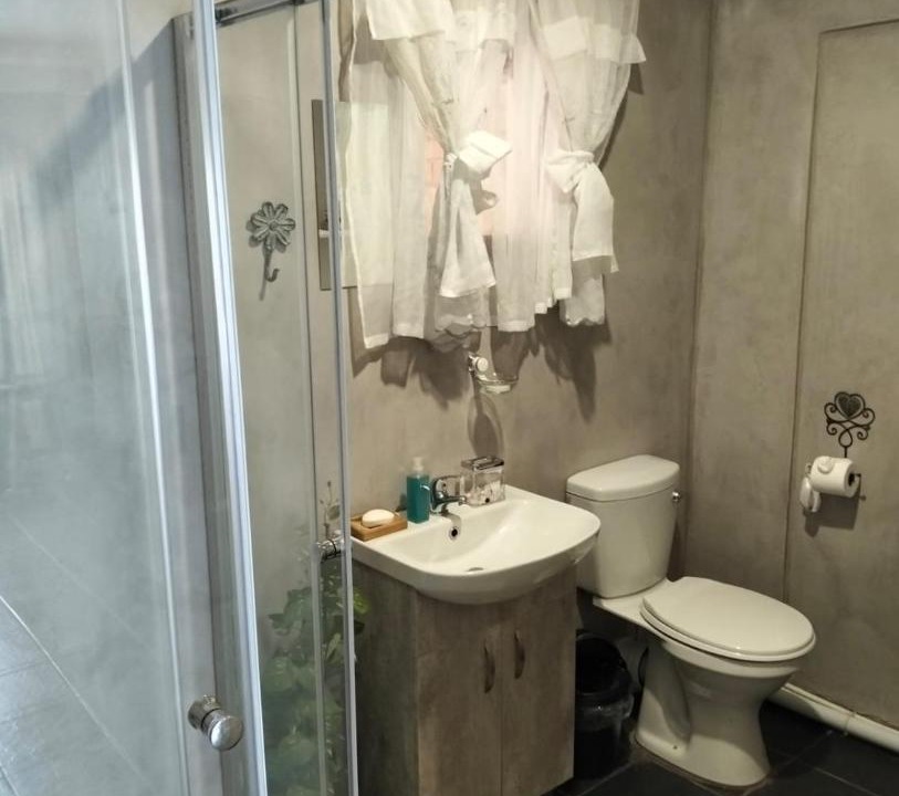 Photo of Bathroom in Universitas