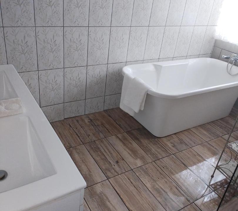 Photo of Bathroom in Parys