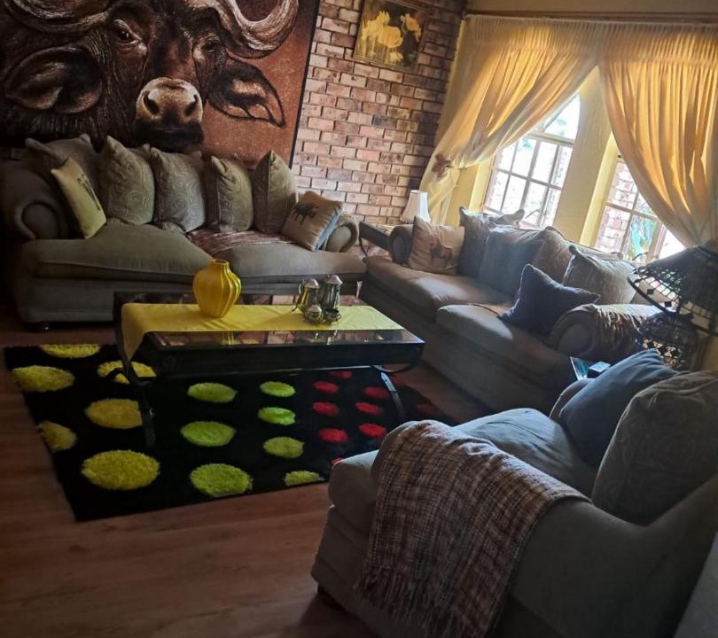 Photo of Livingroom in Kingsview