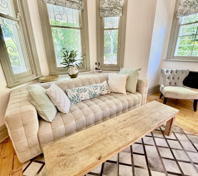 Photo of Livingroom in Claremont