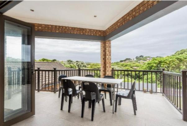 Photo of Patio Balcony in Sheffield Beach