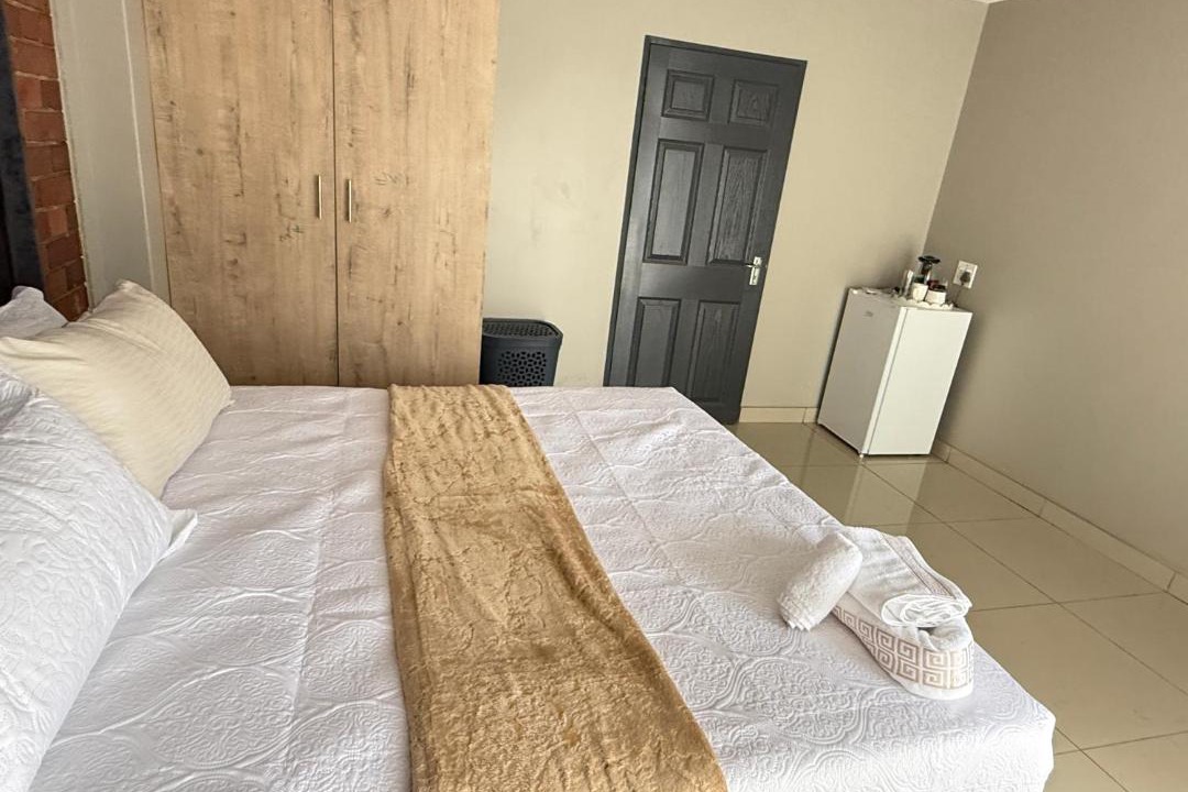Photo of Bedroom in Emalahleni