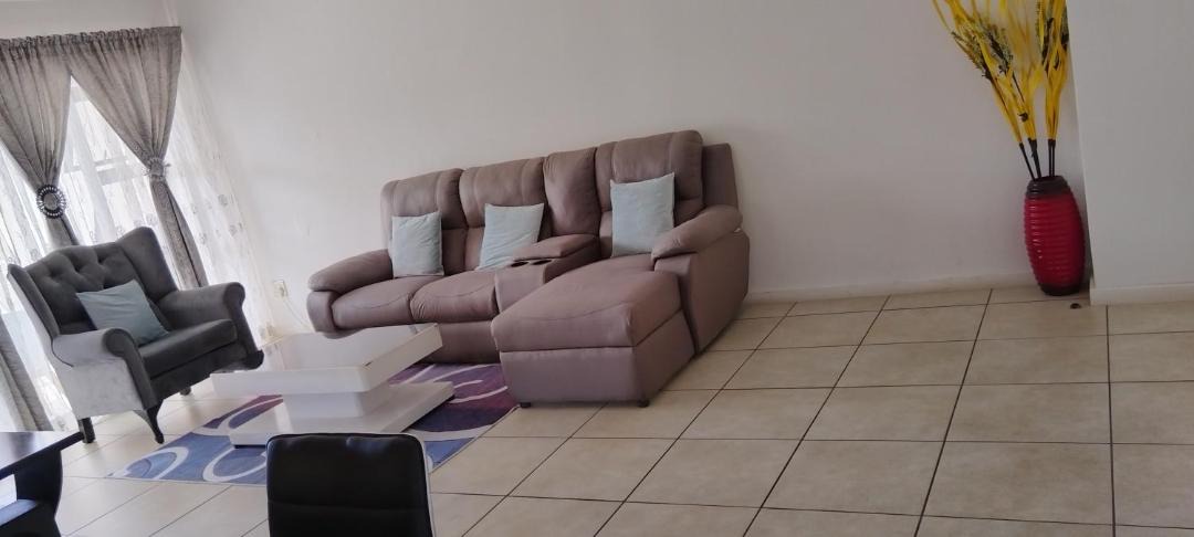 Photo of Livingroom in Greater Johannesburg Metropolitan Area