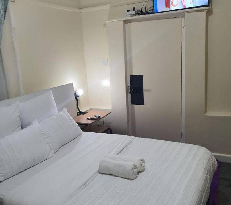 Photo of Bedroom in Oudtshoorn