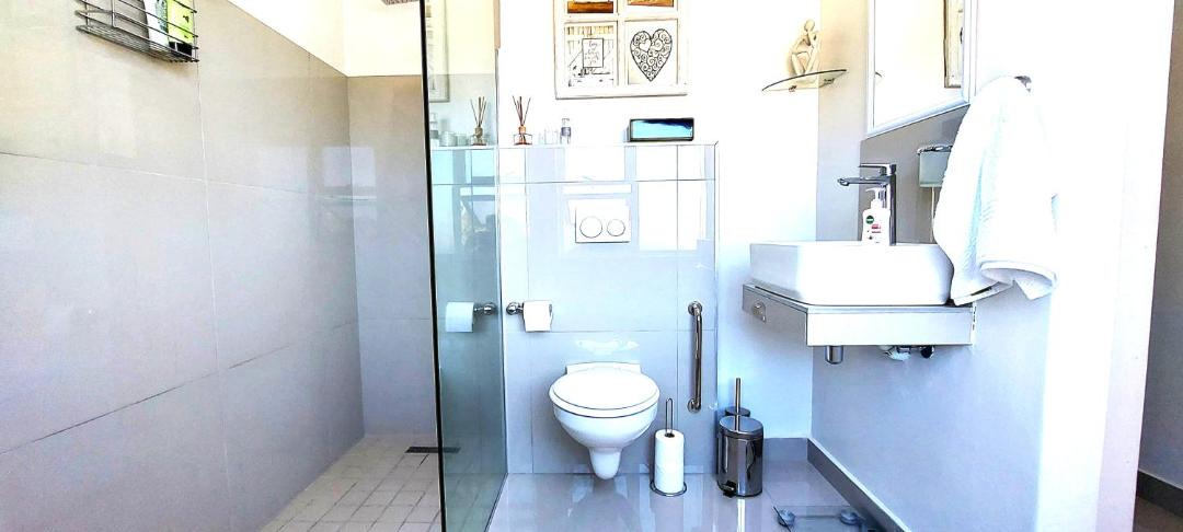 Photo of Bathroom in L'Agulhas