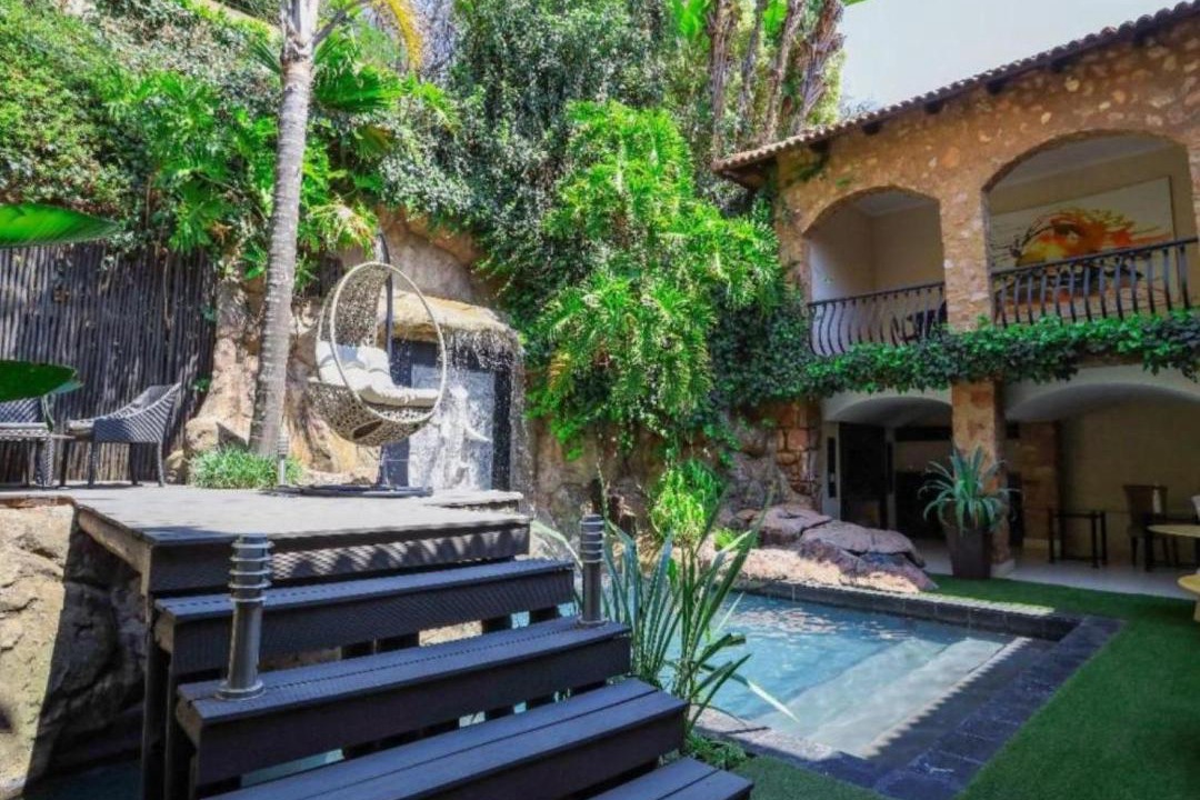 Photo of Patio Balcony in Houghton Estate