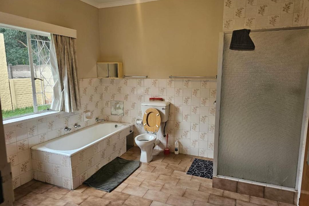 Photo of Bathroom in Greater Johannesburg Metropolitan Area