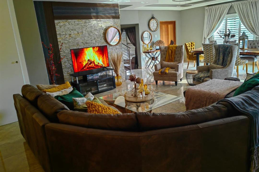 Photo of Livingroom in Emalahleni