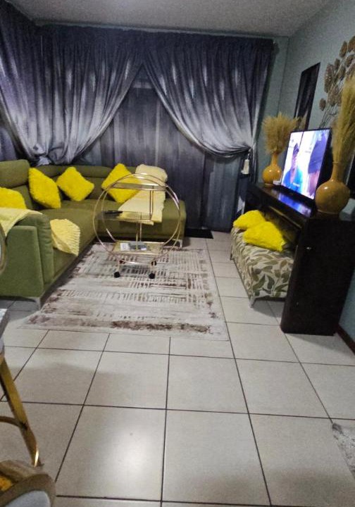 Photo of Livingroom in Rondebosch