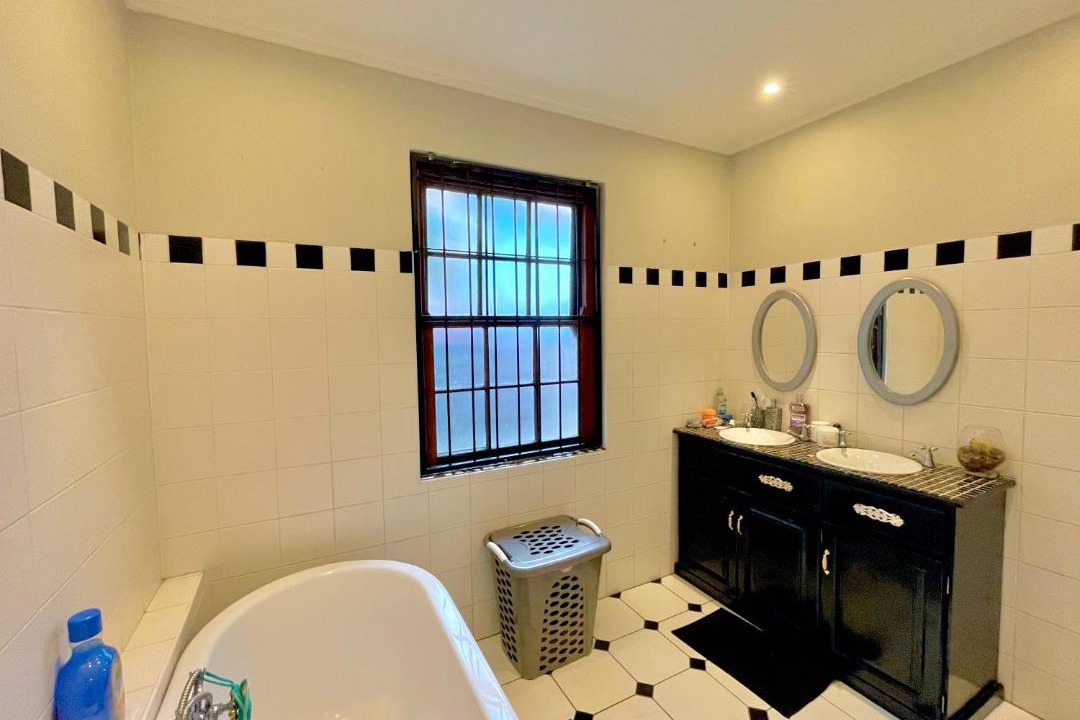 Photo of Bathroom in Arcadia