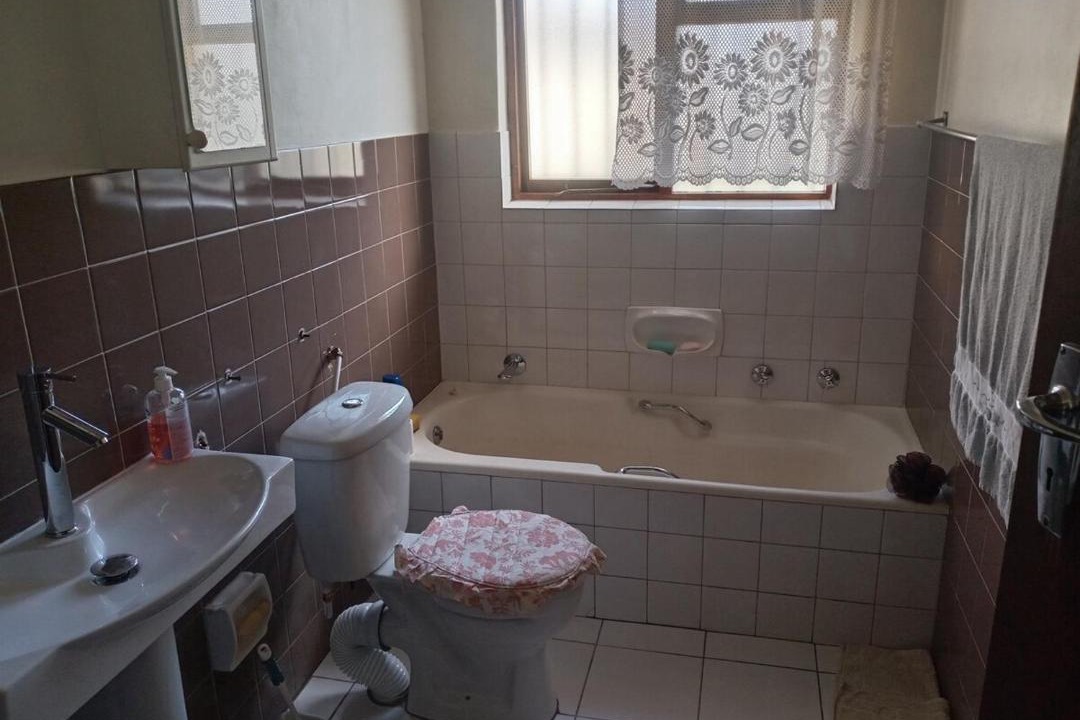 Photo of Bathroom in Strand